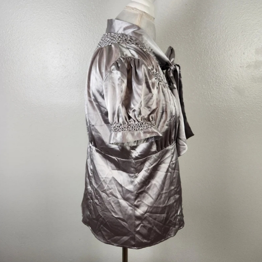 Attention Y2K Pewter Metallic Puff Sleeve Tie Neck Botton Up Blouse Size Large - Picture 4 of 8